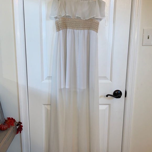 White dress - Picture 3 of 4